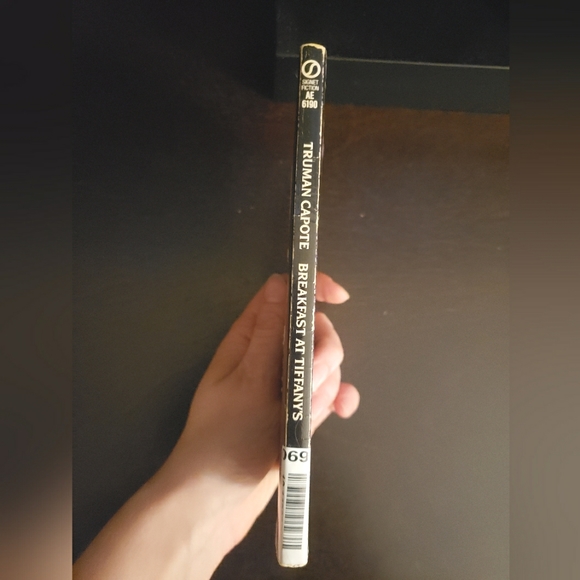 Breakfast at Tiffany's book paperback - Picture 4 of 4